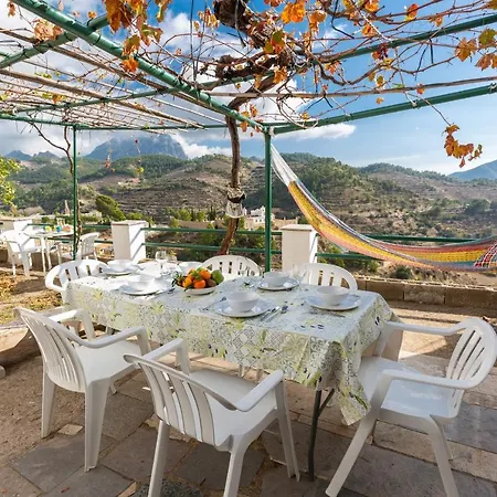 Casa Marcelino Y Pepa Rosa *