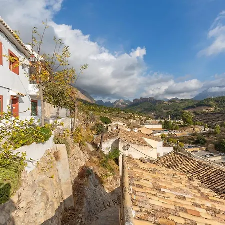 Casa Marcelino Y Pepa Rosa