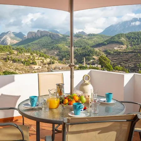 Holiday home Casa Marcelino Y Pepa Rosa Sella