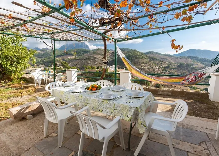Casa Marcelino Y Pepa Rosa *